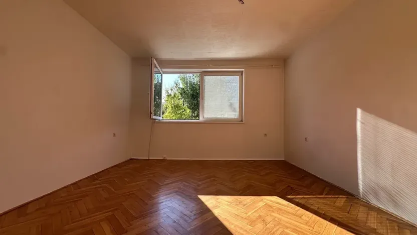 Pronájem bytu 2+1, Bánov, 56 m2