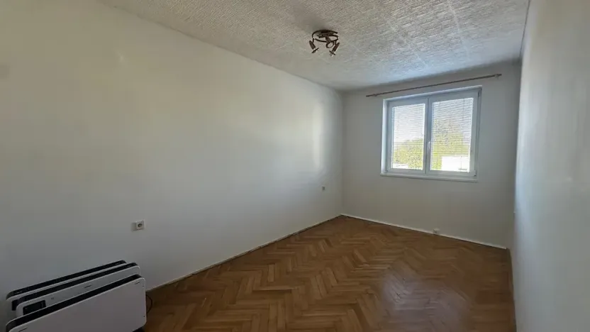 Pronájem bytu 2+1, Bánov, 56 m2