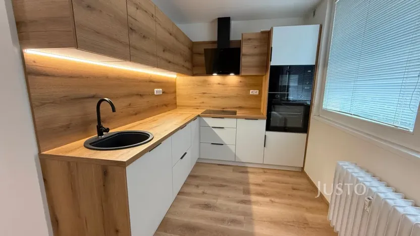 Pronájem bytu 3+1, 82 m², Karla Čapka, Teplice