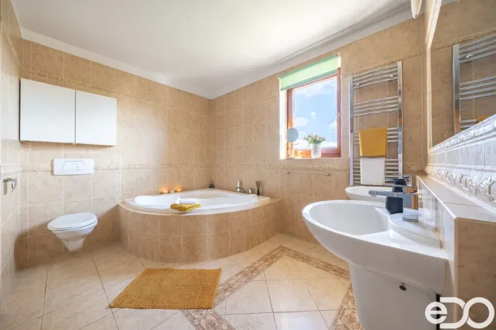 Prodej rodinného domu, Kosořice, 340 m2