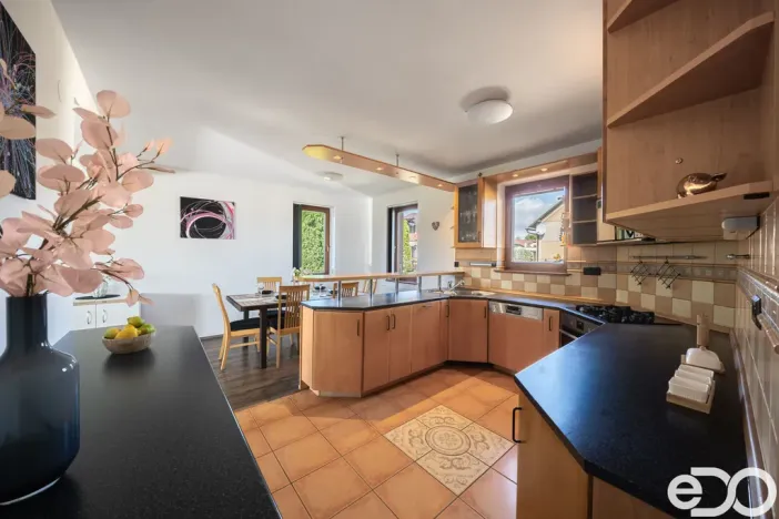 Prodej rodinného domu, Kosořice, 340 m2