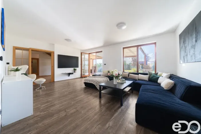 Prodej rodinného domu, Kosořice, 340 m2