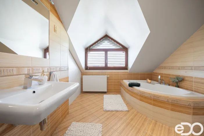 Prodej rodinného domu, Kosořice, 340 m2