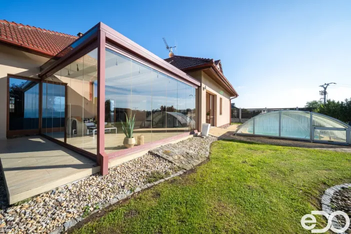 Prodej rodinného domu, Kosořice, 340 m2