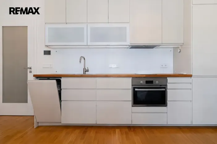 Pronájem bytu 1+kk, Praha - Libeň, Smrčkova, 32 m2