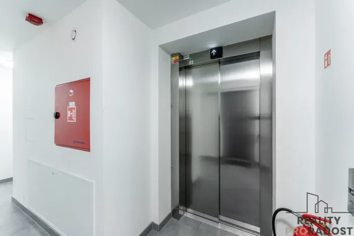 Prodej bytu 2+kk, Praha, Smržových, 51 m2