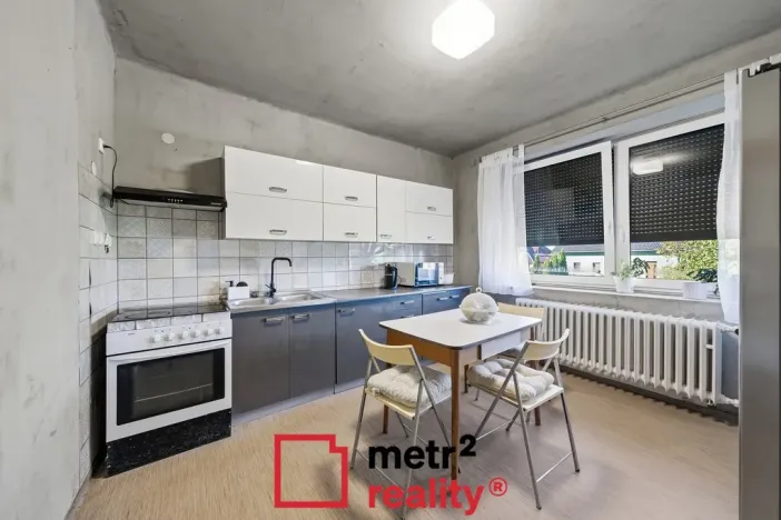 Prodej rodinného domu, Charváty, 303 m2
