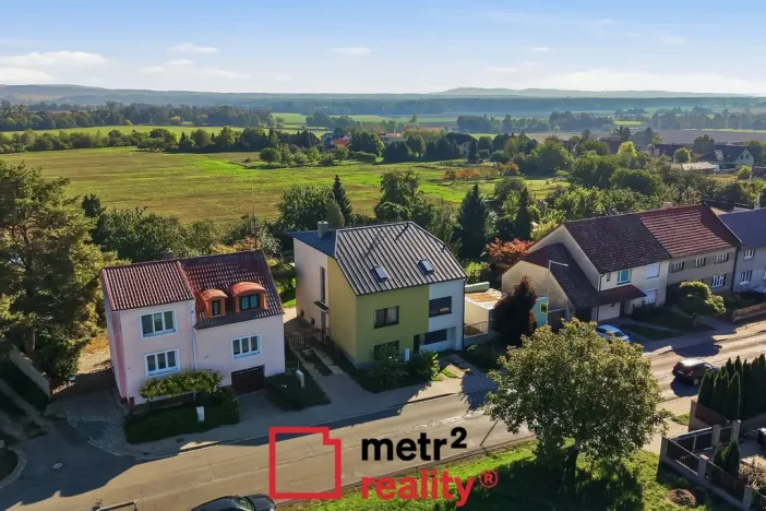 Prodej rodinného domu, Charváty, 303 m2