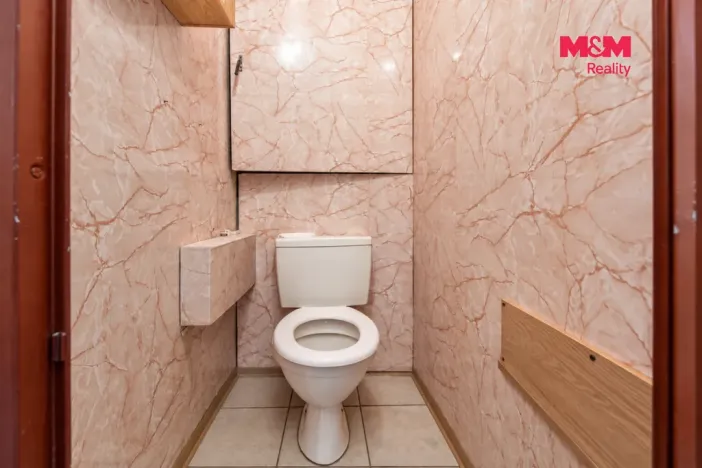 Prodej bytu 2+kk, Králův Dvůr, Nad Stadionem, 43 m2