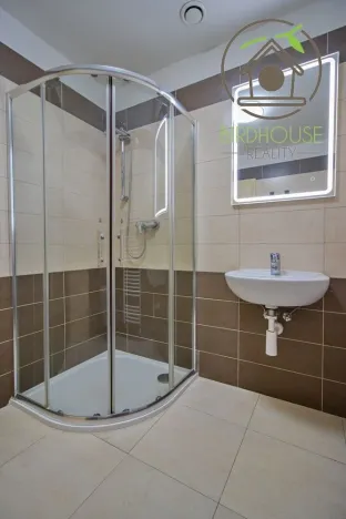 Pronájem bytu 2+kk, Jesenice, Cedrová, 69 m2