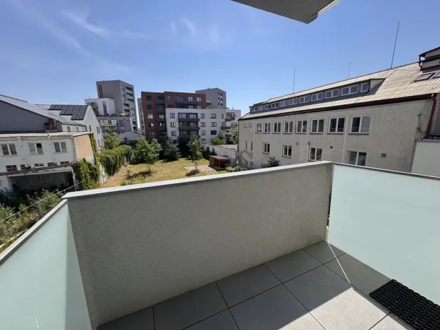 Pronájem bytu 1+kk, Praha - Holešovice, Na Maninách, 33 m2