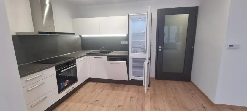 Pronájem bytu 2+kk, Pardubice - Zelené Předměstí, Pod Vinicí, 64 m2
