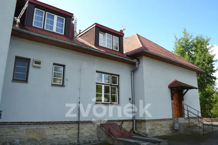 Prodej restaurace, Huslenky, 500 m2