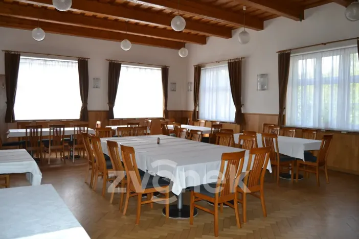 Prodej restaurace, Huslenky, 500 m2