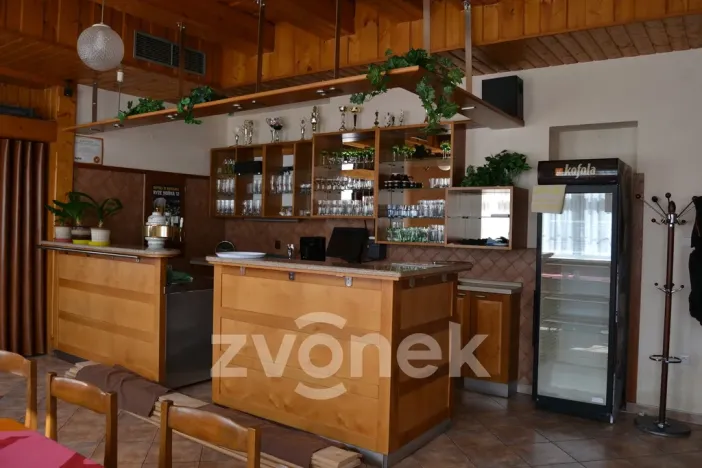 Prodej restaurace, Huslenky, 500 m2