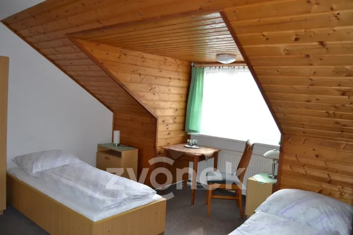 Prodej restaurace, Huslenky, 500 m2