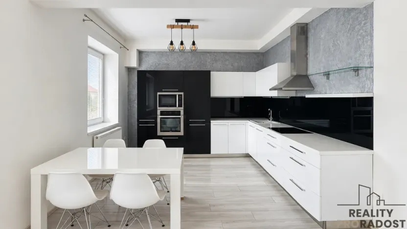 Pronájem bytu 2+kk, Hodonín, Skácelova, 55 m2