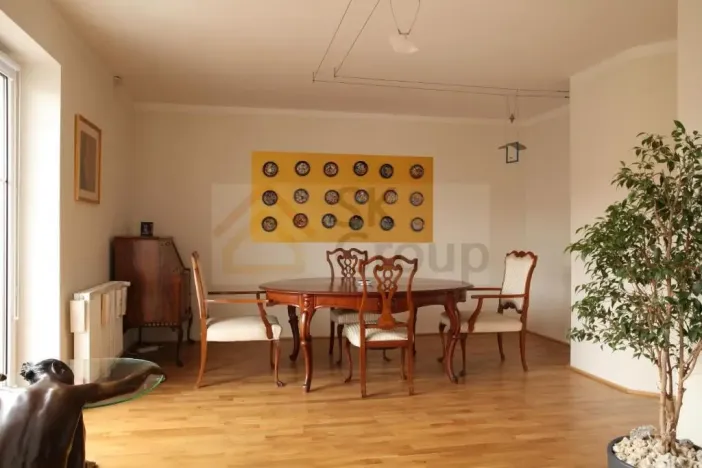 Pronájem atypického bytu, Karlovy Vary, 120 m2