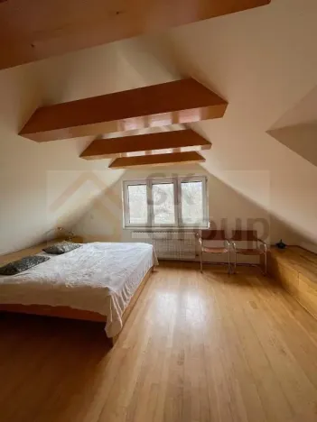 Pronájem atypického bytu, Karlovy Vary, 120 m2