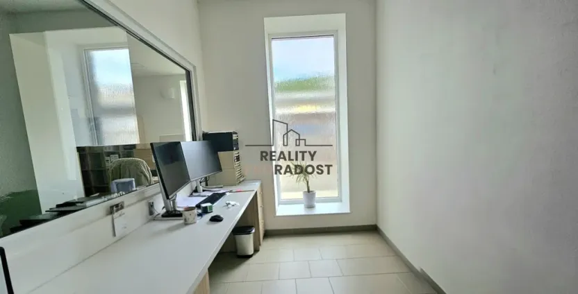 Pronájem obchodního prostoru, Hodonín, Kolískova, 130 m2