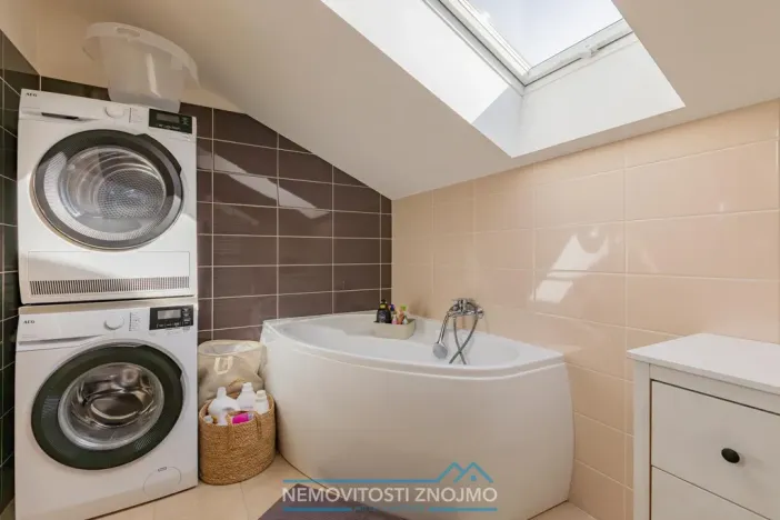 Prodej bytu 4+kk, Znojmo - Přímětice, Staré vinice, 84 m2