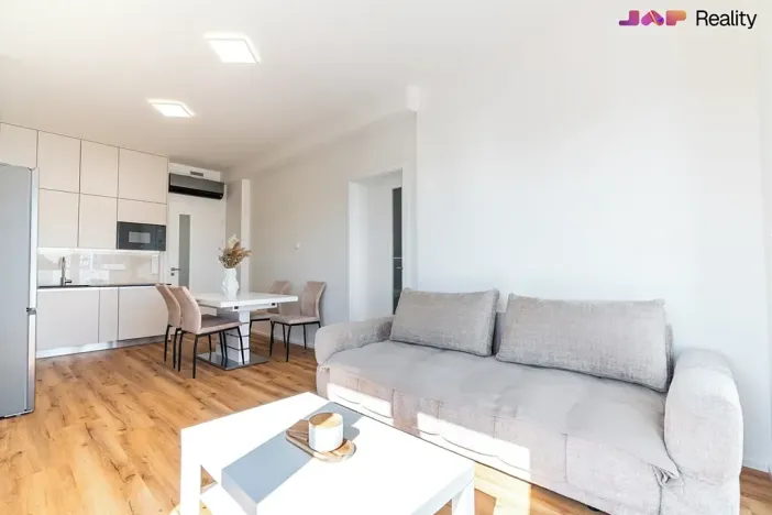 Pronájem bytu 2+kk, Brno, Komárovská, 54 m2