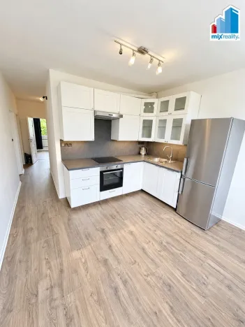 Pronájem bytu 3+1, Oselce, 64 m2