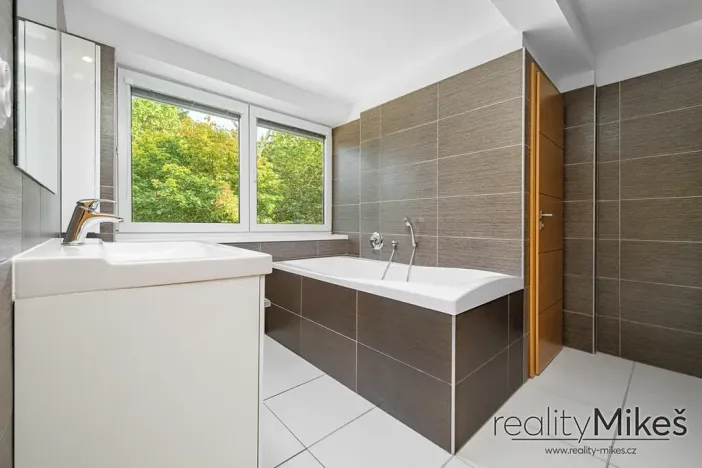 Pronájem bytu 4+kk, Liberec, Na Výšinách, 158 m2