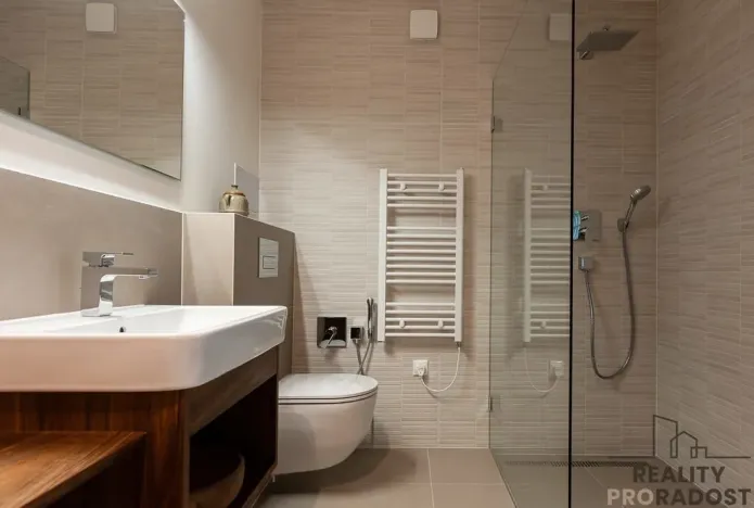 Pronájem bytu 1+kk, Praha - Bubeneč, Čs. armády, 52 m2