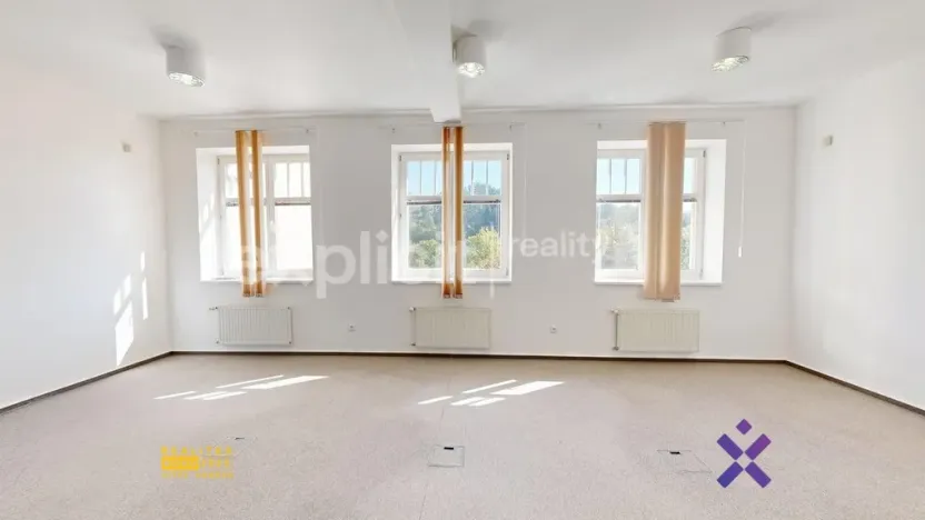 Pronájem kanceláře, Zlín, Vršava I, 460 m2