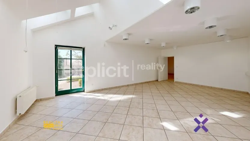 Pronájem kanceláře, Zlín, Vršava I, 460 m2