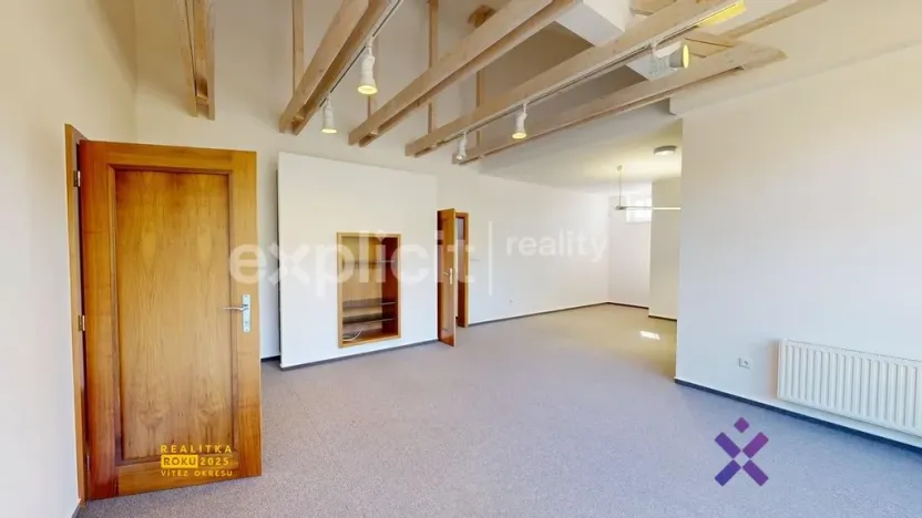 Pronájem kanceláře, Zlín, Vršava I, 460 m2