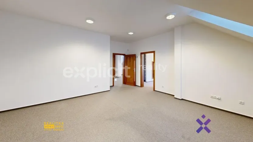 Pronájem kanceláře, Zlín, Vršava I, 460 m2