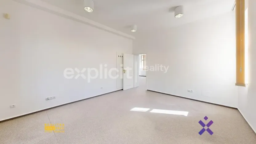 Pronájem kanceláře, Zlín, Vršava I, 460 m2
