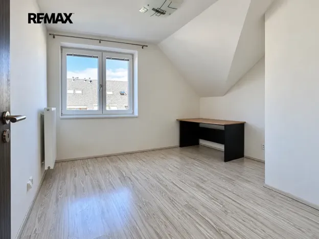 Pronájem bytu 3+kk, Praha - Cholupice, Podchýšská, 74 m2