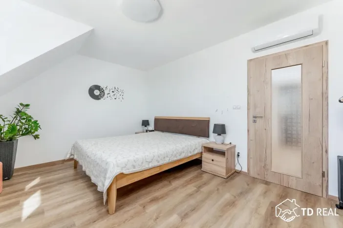 Prodej rodinného domu, Syrovice, 207 m2
