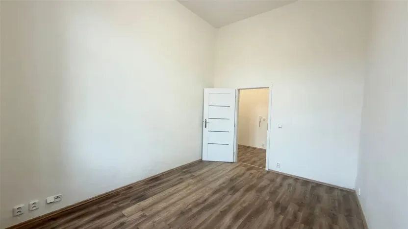 Pronájem bytu 3+kk, Cheb, náměstí Krále Jiřího z Poděbrad, 84 m2