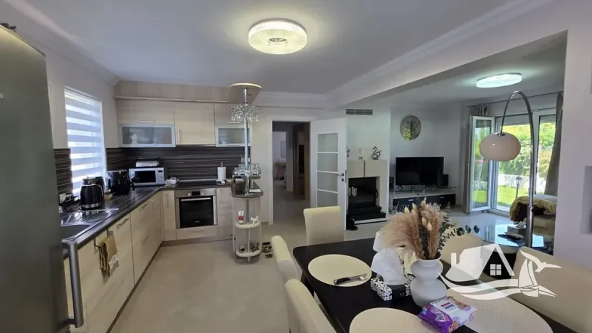 Prodej rodinného domu, Pomorie, Bulharsko, 166 m2