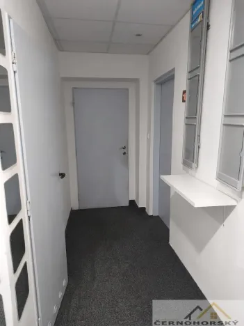 Pronájem kanceláře, Nové Strašecí, U Školy, 21 m2