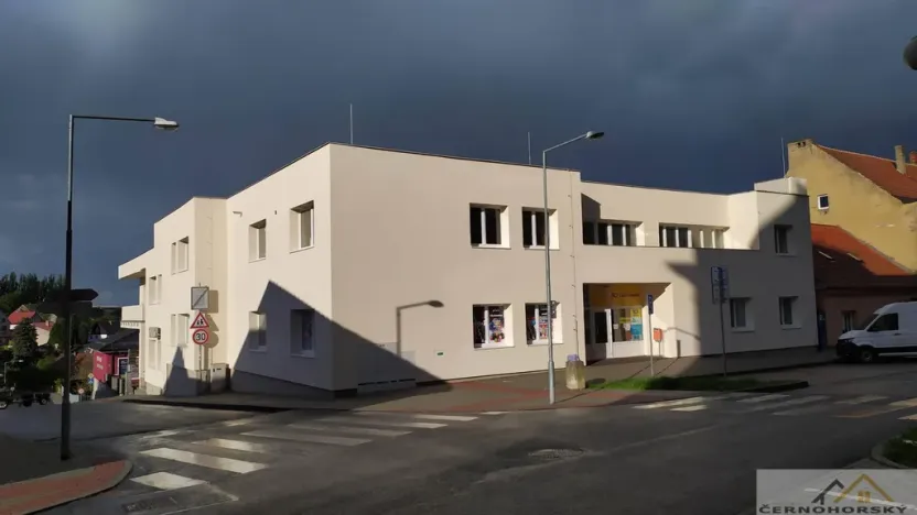 Pronájem kanceláře, Nové Strašecí, U Školy, 21 m2