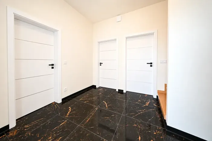 Prodej vícegeneračního domu, Šestajovice, Komenského, 275 m2
