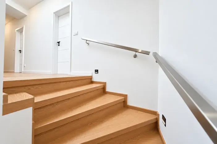 Prodej vícegeneračního domu, Šestajovice, Komenského, 275 m2