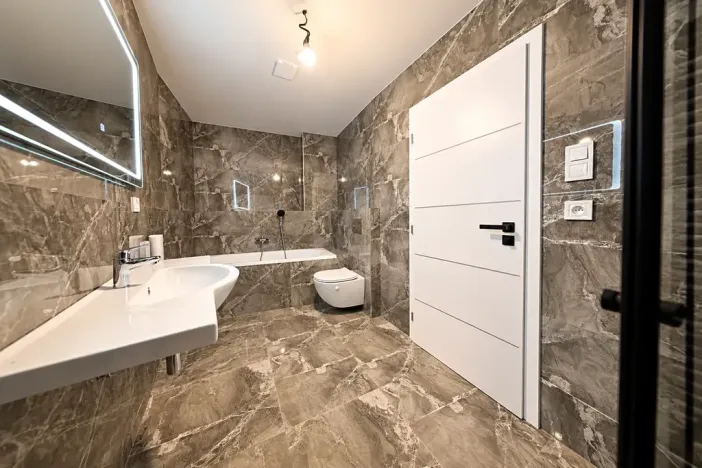 Prodej vícegeneračního domu, Šestajovice, Komenského, 275 m2