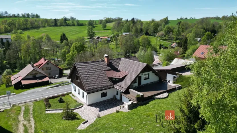 Prodej rodinného domu, 460 m², Roprachtice