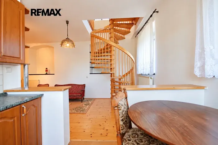 Prodej rodinného domu, Kájov, U Kostela, 200 m2