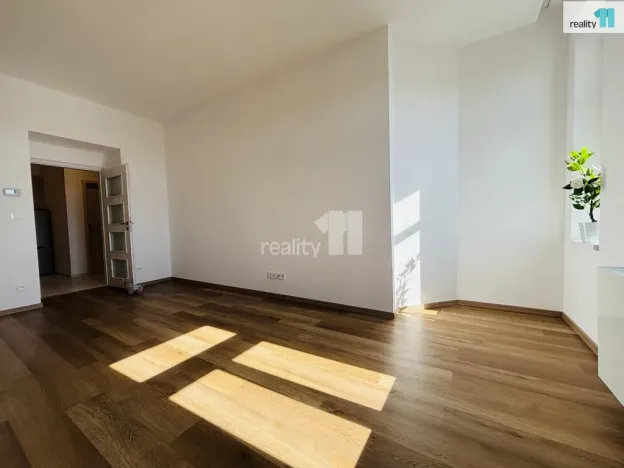 Pronájem bytu 1+1, Praha - Vršovice, Krymská, 37 m2