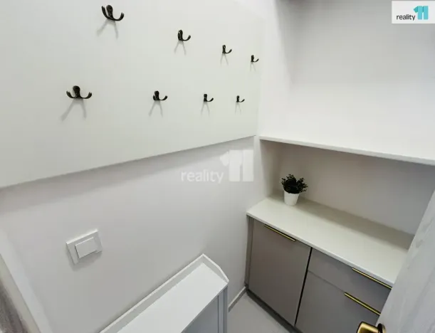 Pronájem bytu 1+1, Praha - Vršovice, Krymská, 37 m2