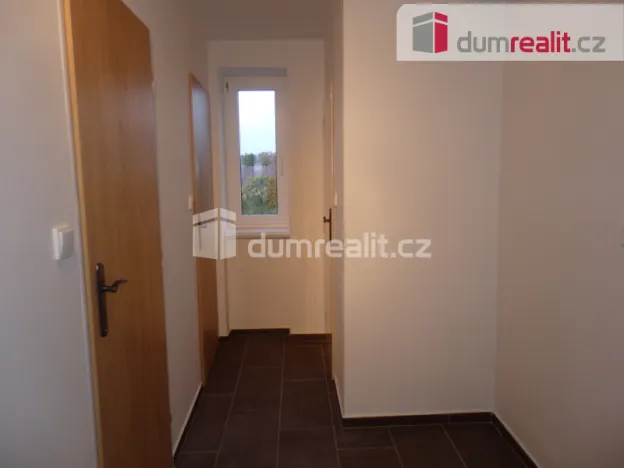 Pronájem bytu 2+1, Chocerady - Komorní Hrádek, 60 m2