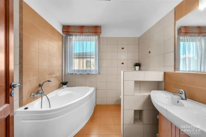 Prodej rodinného domu, Hradec Králové, Na Jezírkách, 146 m2