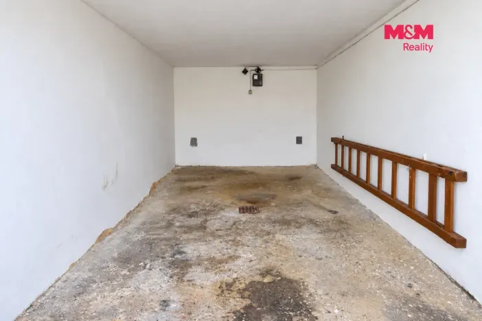 Prodej garáže, Jičín, Konecchlumského, 18 m2